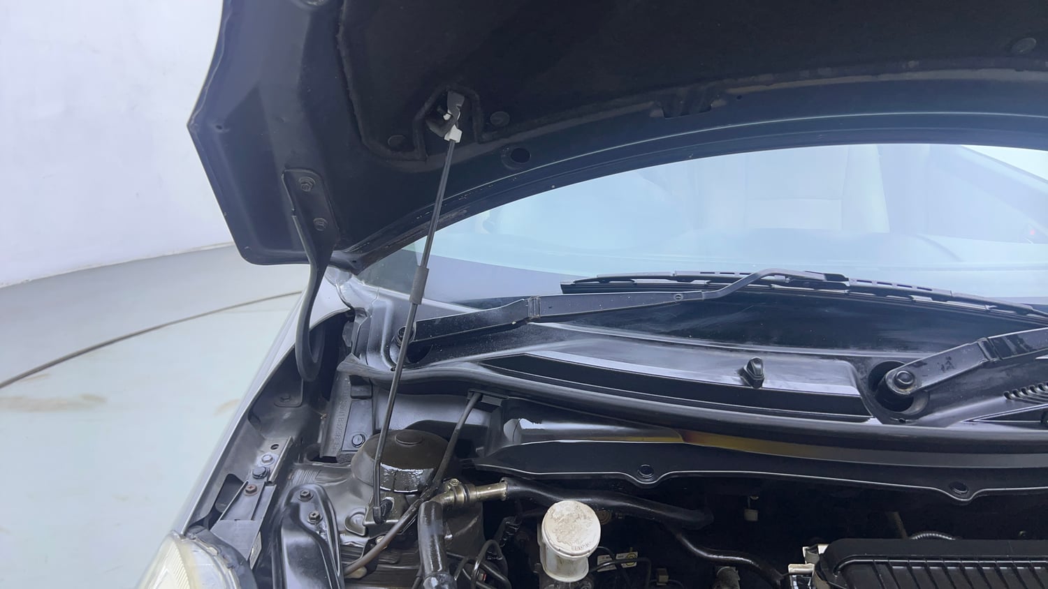 Used 2012 Maruti Suzuki Swift Dzire Automatic Petrol Automatic engine ENGINE RIGHT SIDE HINGE & APRON VIEW