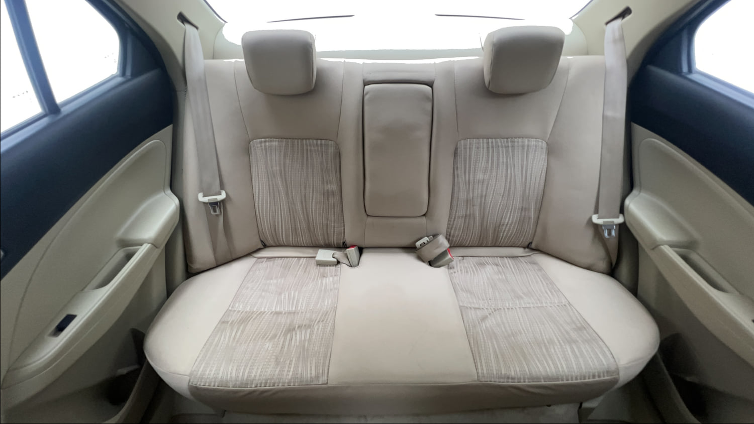 Used 2017 Maruti Suzuki Dzire VXi Petrol Manual interior REAR SEAT CONDITION VIEW
