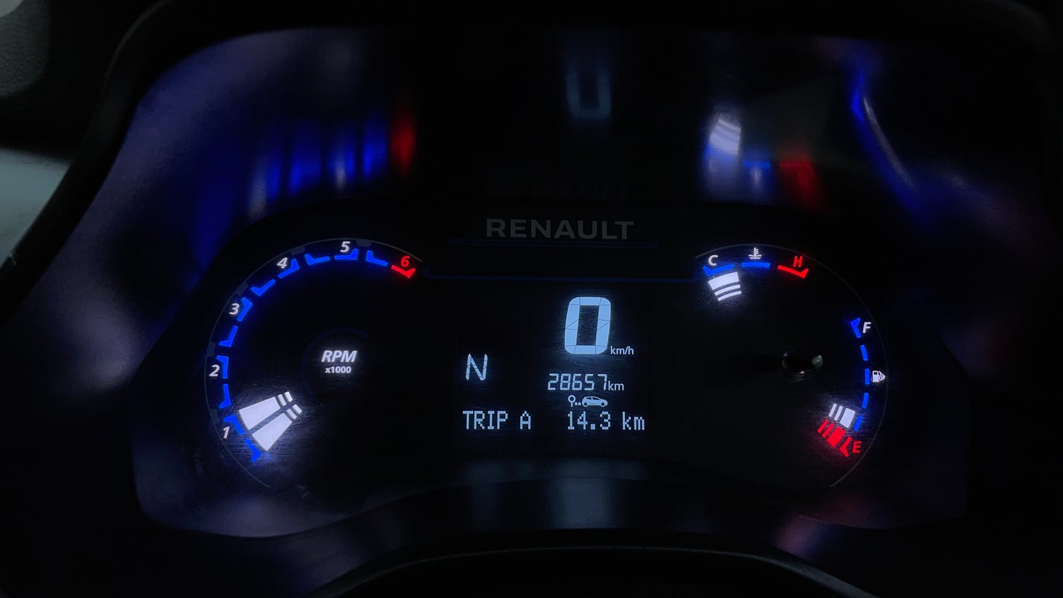 Used 2023 Renault Triber RXZ EASY-R AMT Petrol Automatic interior CLUSTERMETER VIEW