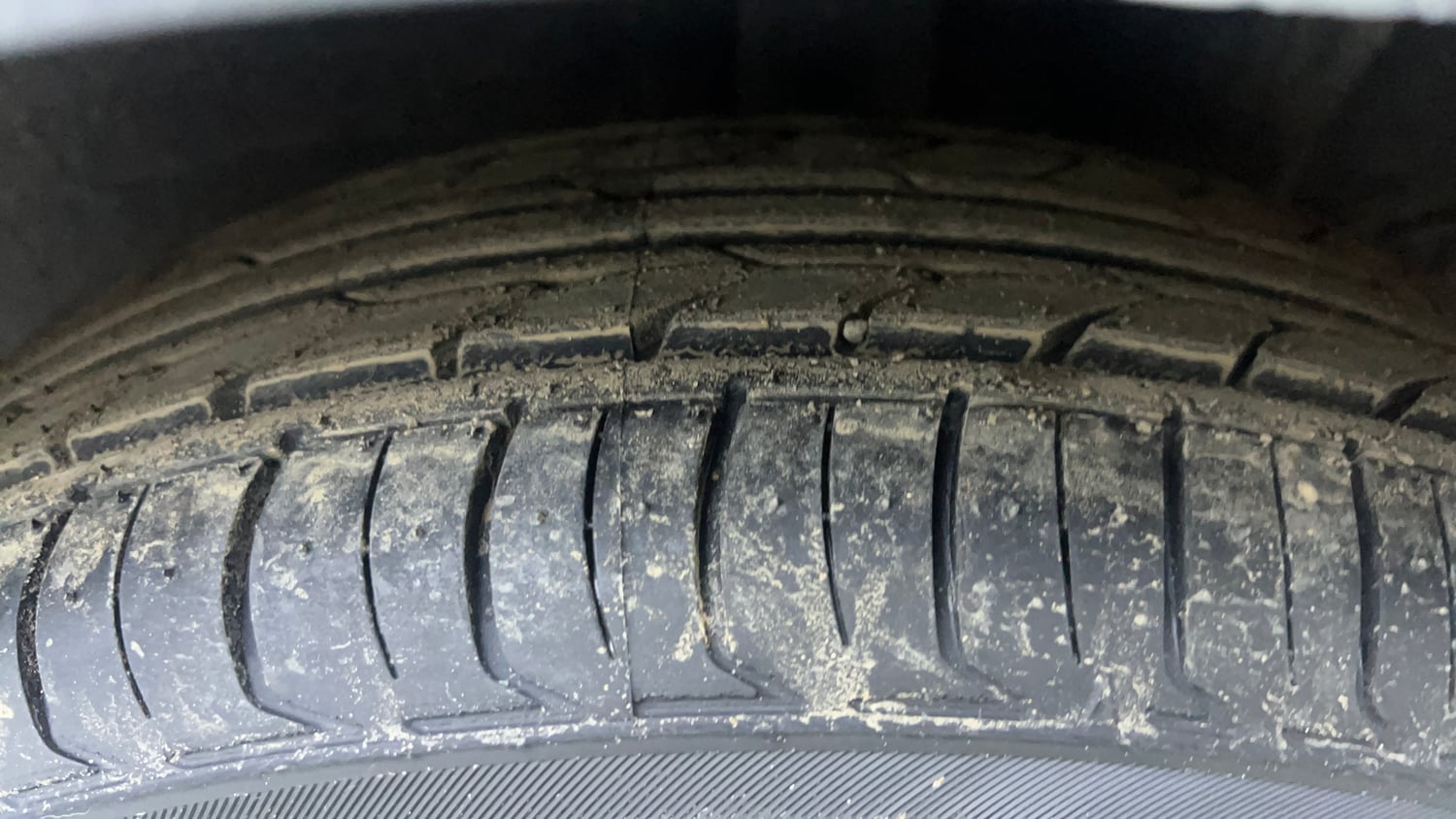 Used 2017 Hyundai Grand i10 Sportz (O) AT 1.2 Kappa VTVT Petrol Automatic tyres LEFT REAR TYRE TREAD VIEW