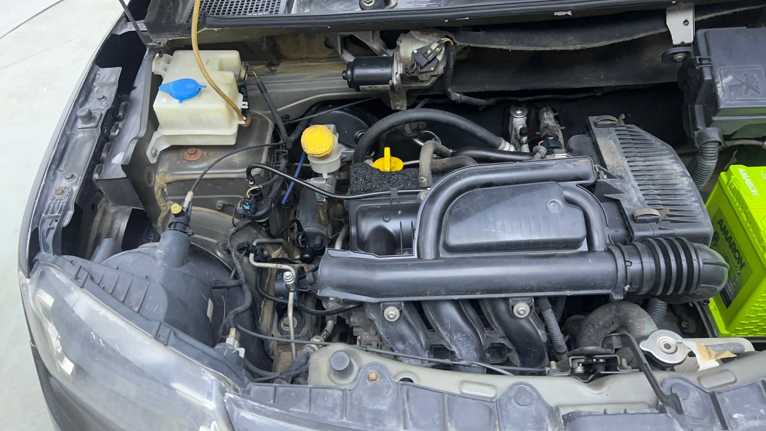 Used 2016 Renault Kwid RXT Petrol Manual engine ENGINE RIGHT SIDE VIEW