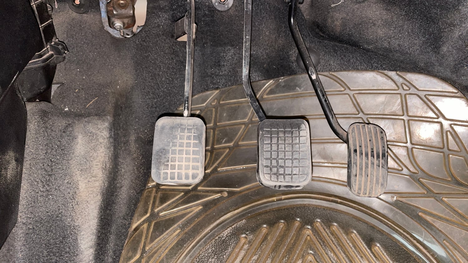 Used 2016 Tata Tiago Revotron XZ Petrol Manual interior PEDALS VIEW