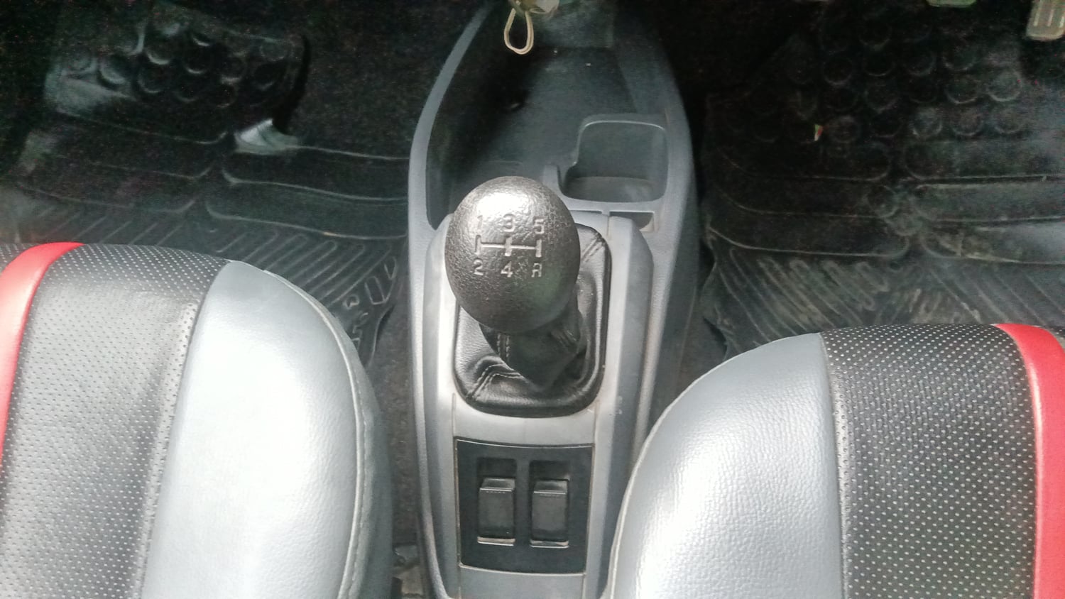 Used 2014 Maruti Suzuki Alto 800 Lxi Petrol Manual interior GEAR  KNOB VIEW