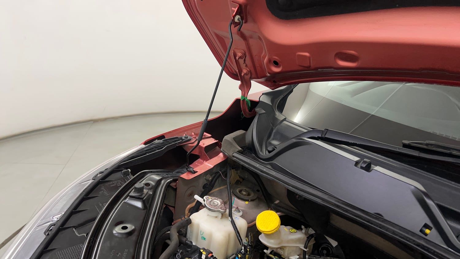 Used 2023 Nissan Magnite XV Premium Petrol Manual engine ENGINE RIGHT SIDE HINGE & APRON VIEW