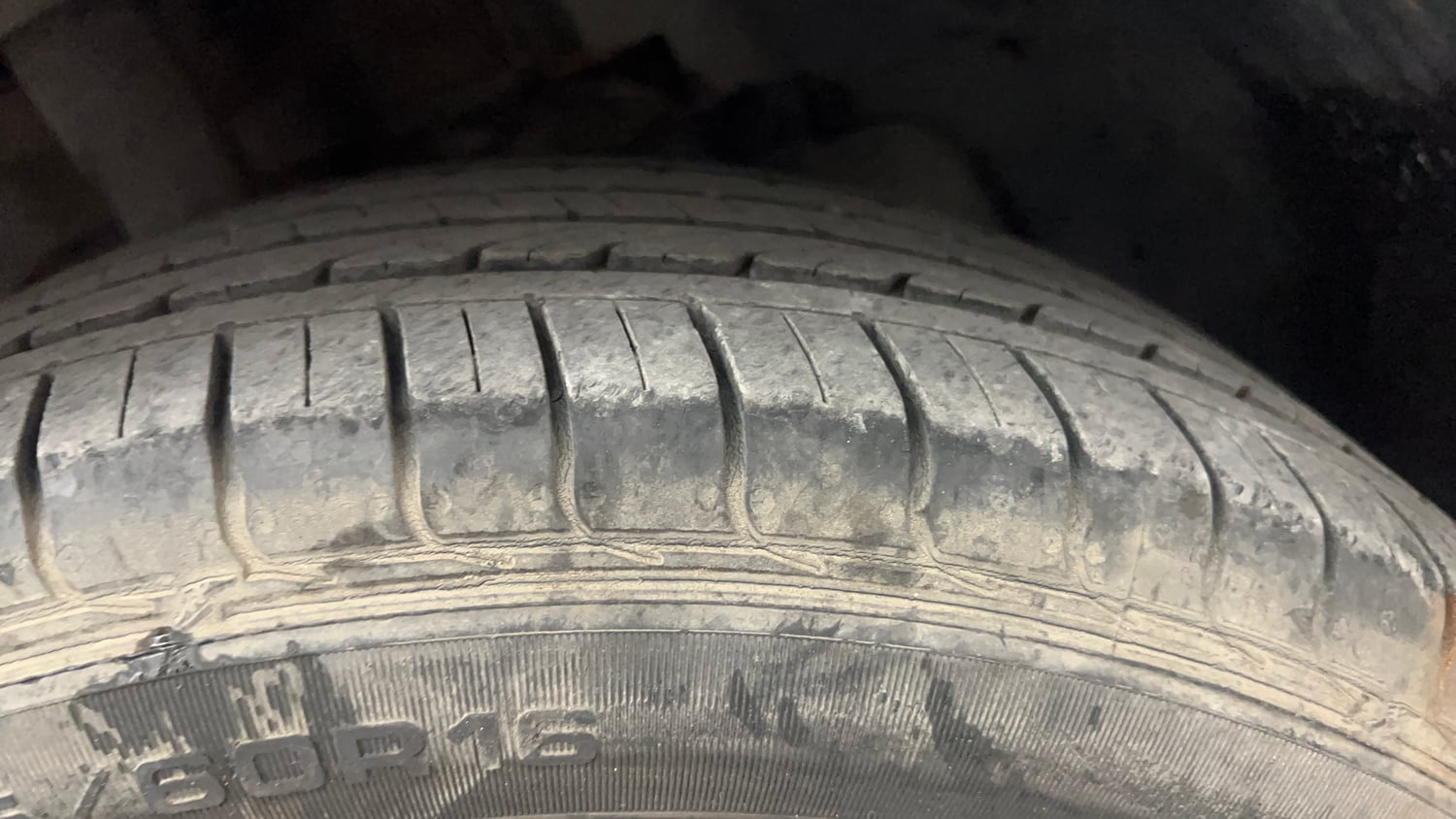 Used 2018 Tata Nexon XE Petrol Manual tyres RIGHT FRONT TYRE TREAD VIEW