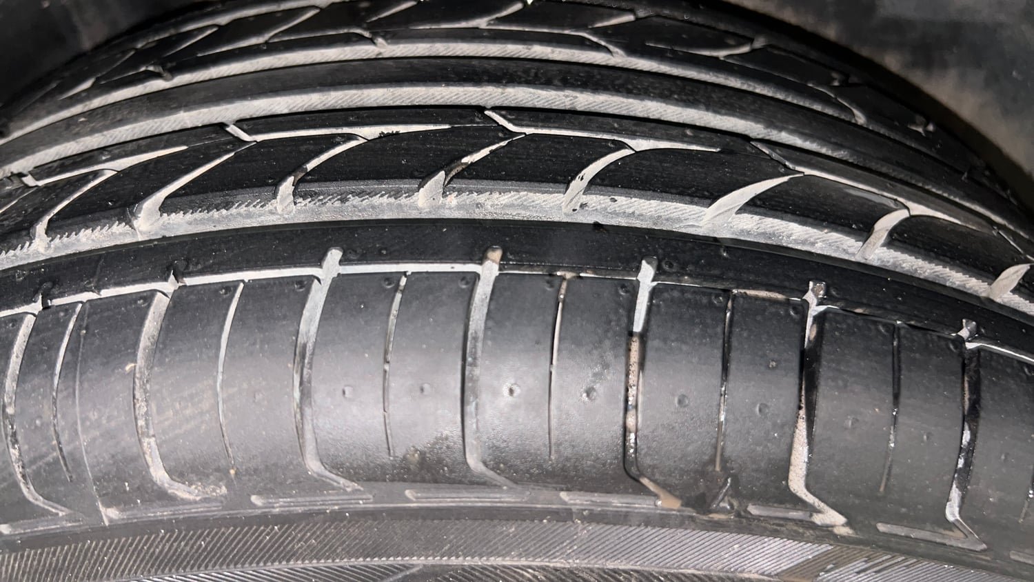 Used 2023 Skoda Slavia Style 1.5L TSI DSG Petrol Automatic tyres RIGHT REAR TYRE TREAD VIEW