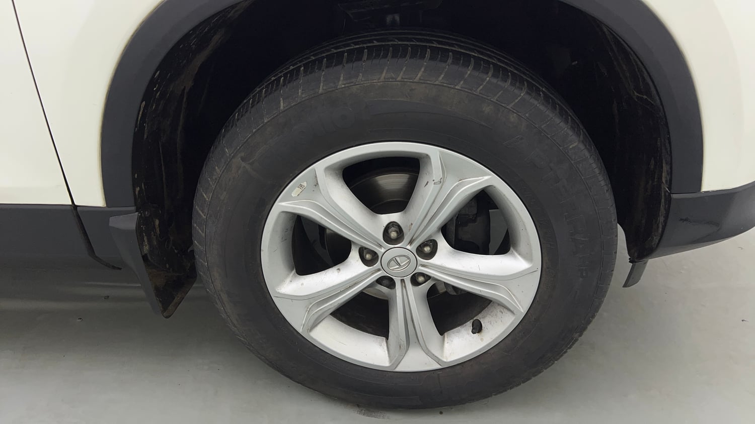 Used 2023 Tata Harrier XT Plus Diesel Manual tyres RIGHT FRONT TYRE RIM VIEW