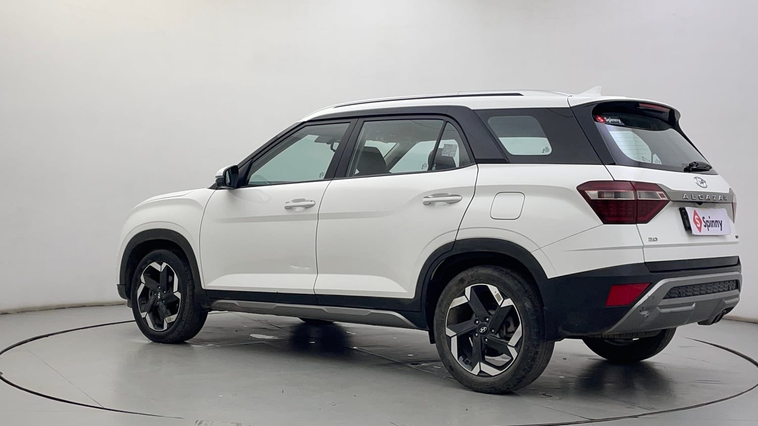 Used 2022 Hyundai Alcazar Signature 6 STR 2.0 Petrol Petrol Manual exterior LEFT REAR CORNER VIEW
