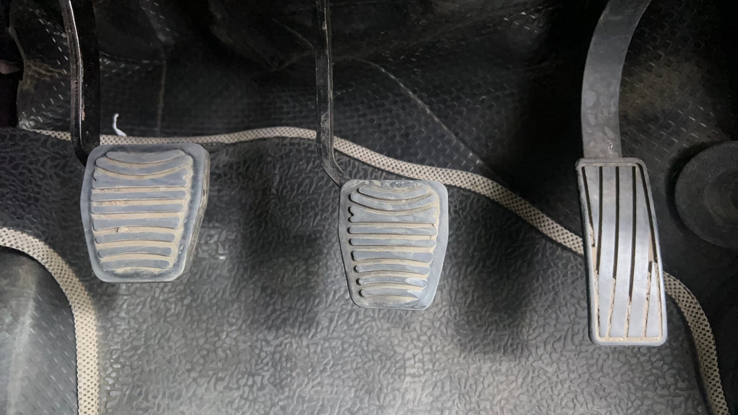 Used 2018 Mahindra KUV100 NXT K8 6 STR Petrol Manual interior PEDALS VIEW