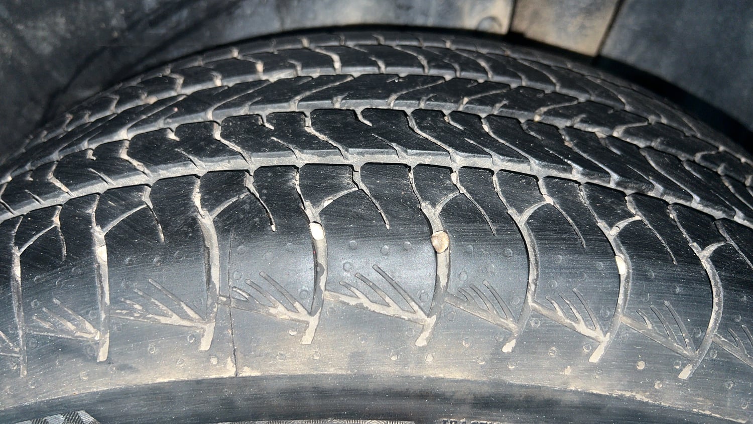 Used 2025 Maruti Suzuki Grand Vitara Delta Smart Hybrid Petrol Manual tyres LEFT REAR TYRE TREAD VIEW
