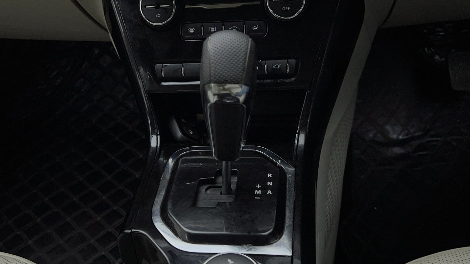 Used 2023 Tata Nexon XZA Plus (L) Petrol Automatic interior GEAR  KNOB VIEW