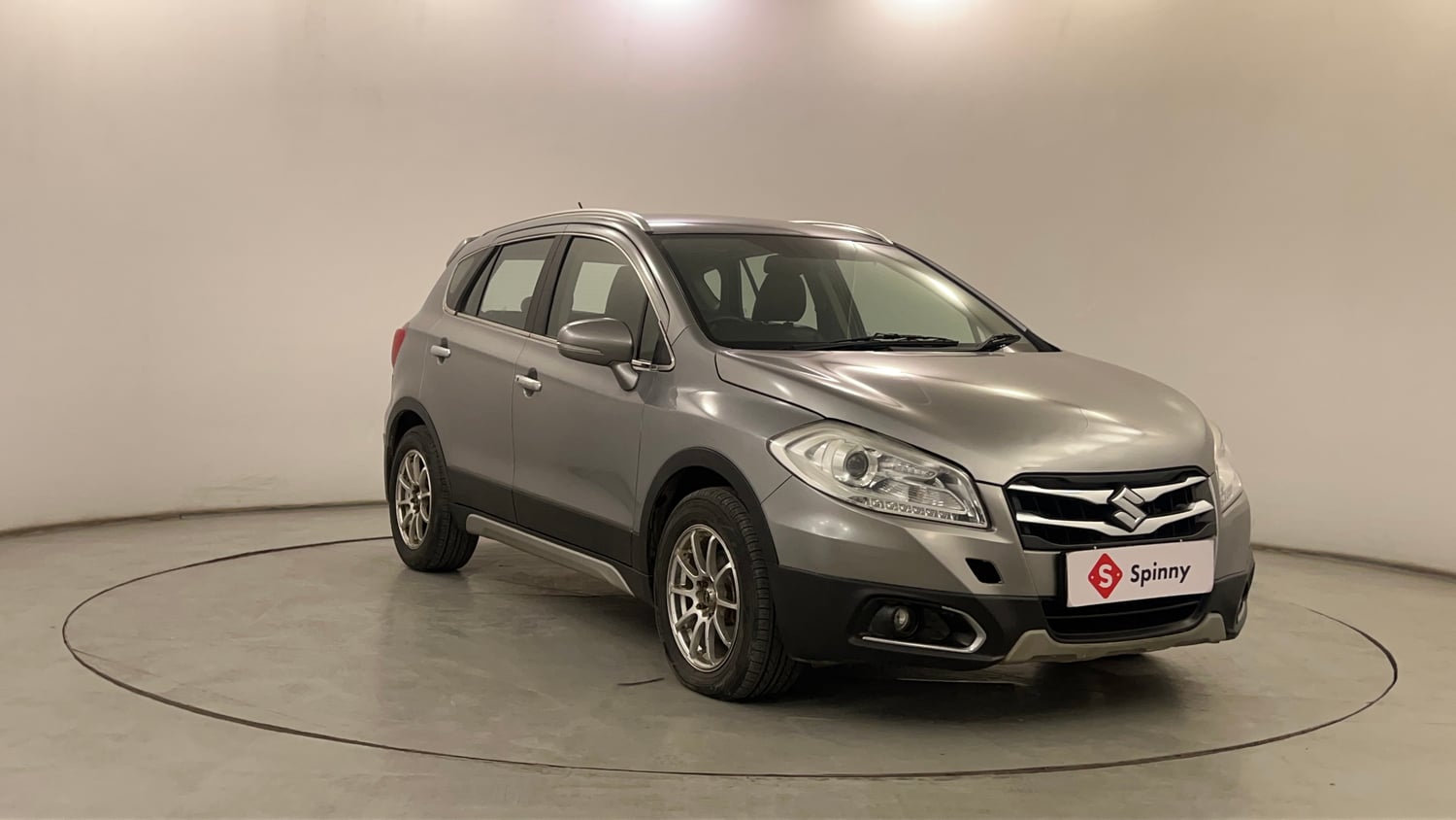Used 2015 Maruti Suzuki S-Cross Alpha 1.6 Diesel Manual exterior RIGHT FRONT CORNER VIEW