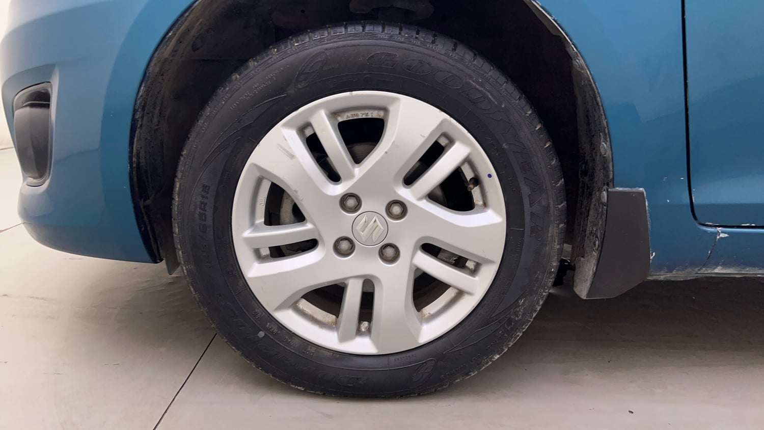 Used 2012 Maruti Suzuki Swift Dzire ZXI Petrol Manual tyres LEFT FRONT TYRE RIM VIEW