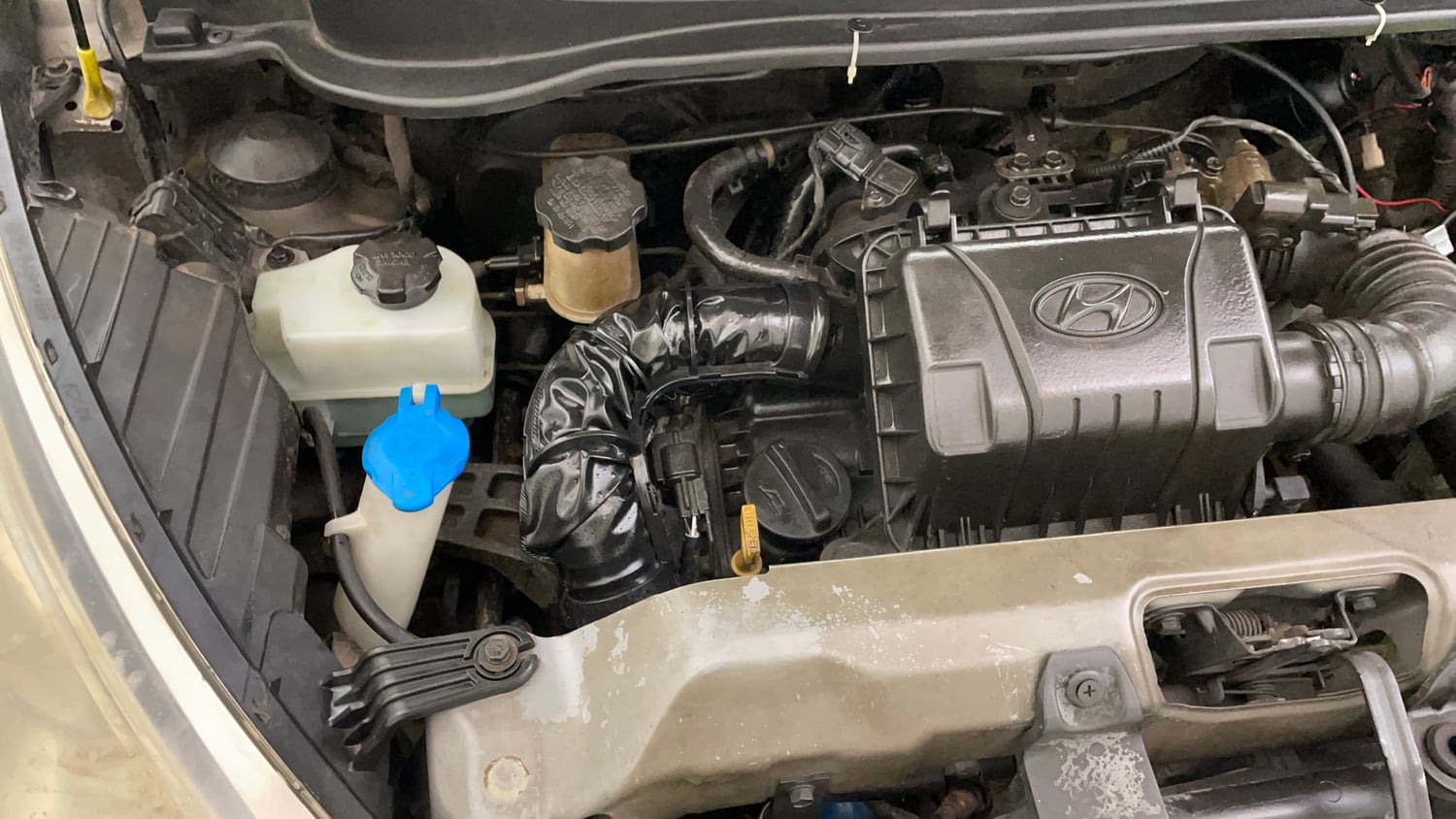 Used 2013 Hyundai Eon Magna Petrol Manual engine ENGINE RIGHT SIDE VIEW