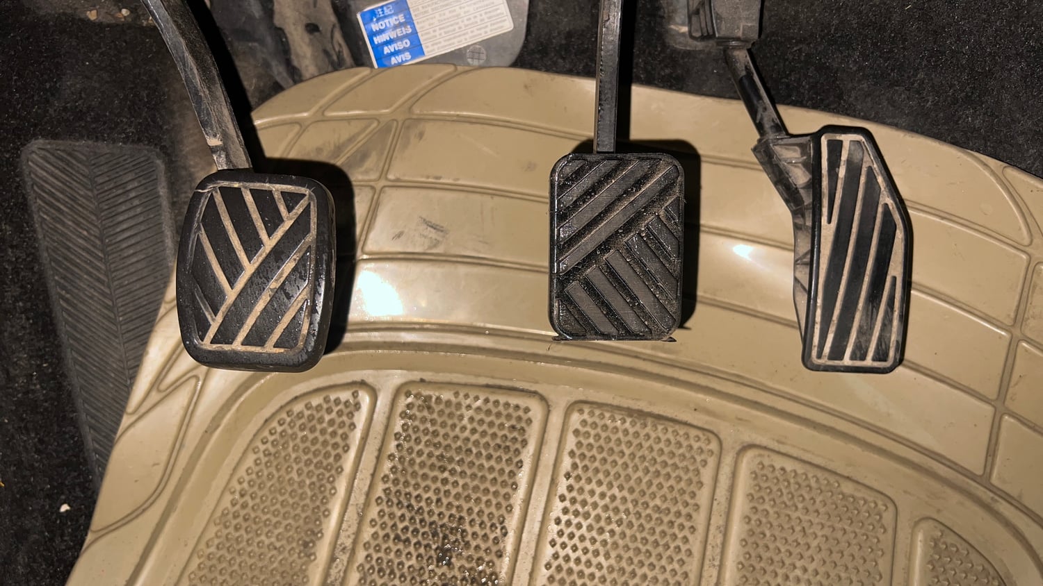 Used 2016 Maruti Suzuki Baleno Alpha 1.2 Petrol Manual interior PEDALS VIEW