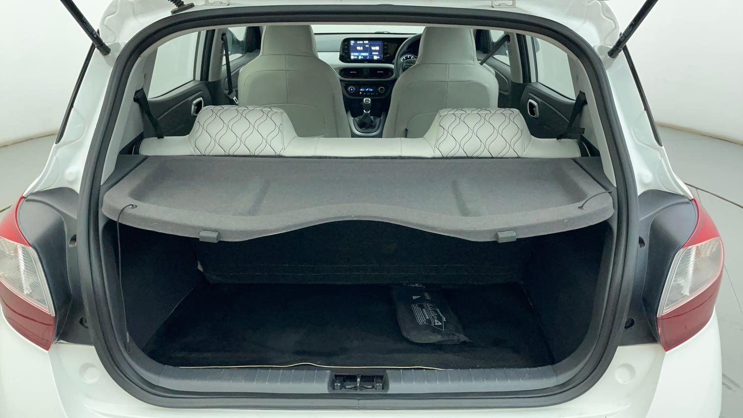 Used 2021 Hyundai Grand i10 Nios Sportz 1.2 Kappa VTVT Petrol Manual interior DICKY INSIDE VIEW