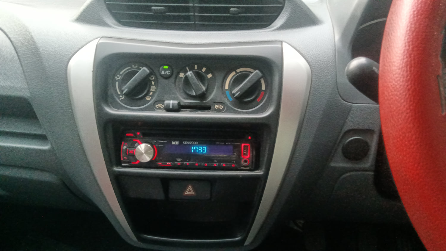 Used 2014 Maruti Suzuki Alto 800 Lxi Petrol Manual interior MUSIC SYSTEM & AC CONTROL VIEW