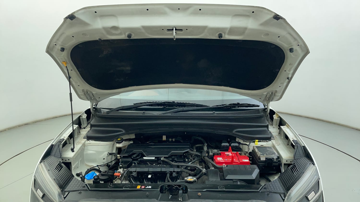 Used 2022 Hyundai Alcazar Signature 6 STR 2.0 Petrol Petrol Manual engine ENGINE & BONNET OPEN FRONT VIEW