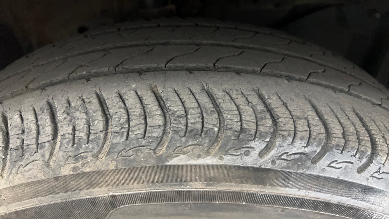 Used 2021 Honda Amaze 1.2 VX CVT Petrol Petrol Automatic tyres RIGHT FRONT TYRE TREAD VIEW
