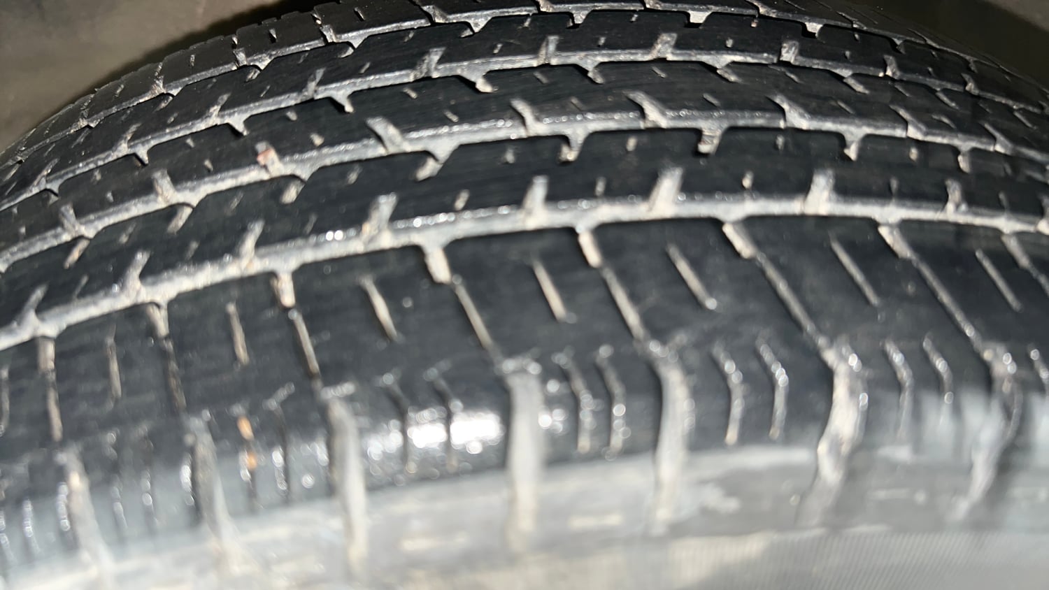 Used 2019 maruti-suzuki Alto K10 VXi (O) AMT Petrol Automatic tyres LEFT FRONT TYRE TREAD VIEW