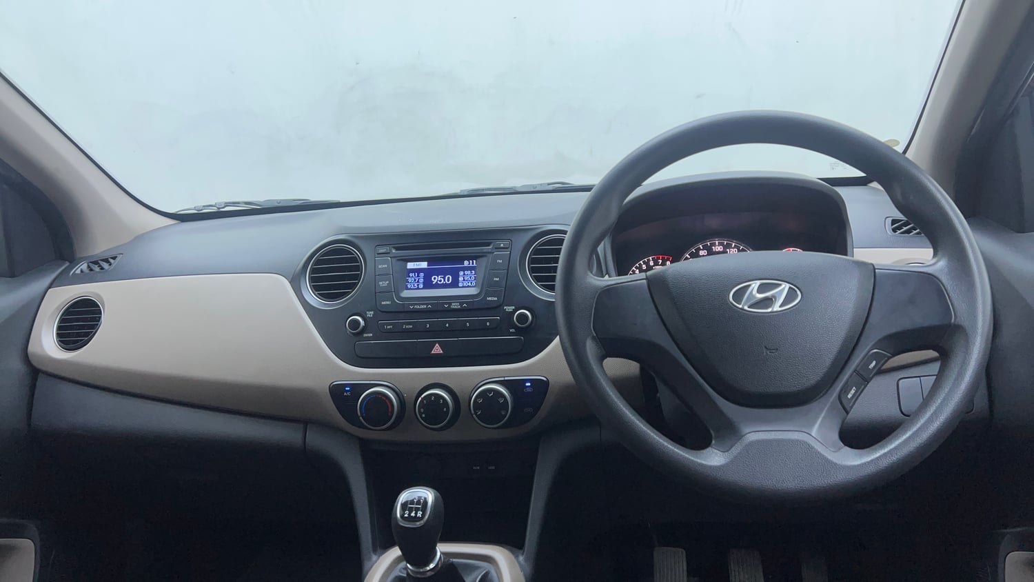 Used 2014 Hyundai Grand i10 Sportz 1.2 Kappa VTVT Petrol Manual interior DASHBOARD VIEW