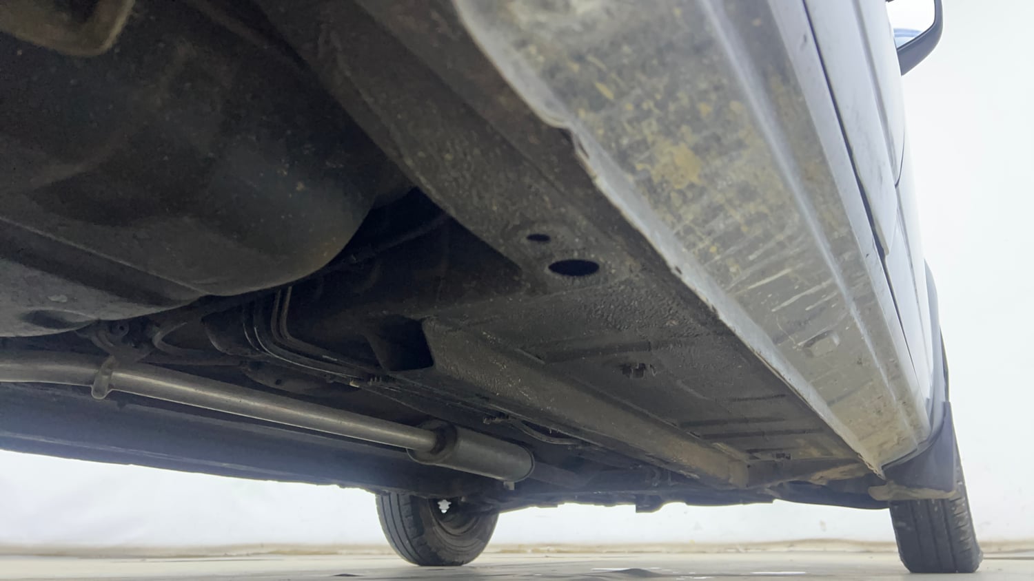Used 2016 Renault Kwid RXT Petrol Manual extra REAR RIGHT UNDERBODY VIEW