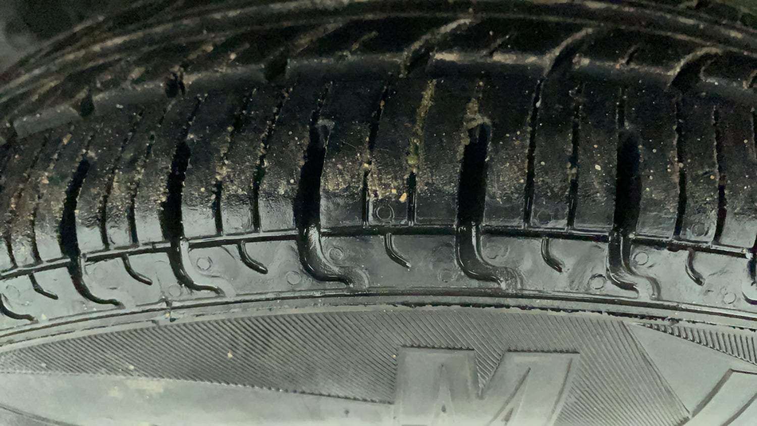 Used 2017 Renault Kwid CLIMBER 1.0 Petrol Manual tyres LEFT FRONT TYRE TREAD VIEW