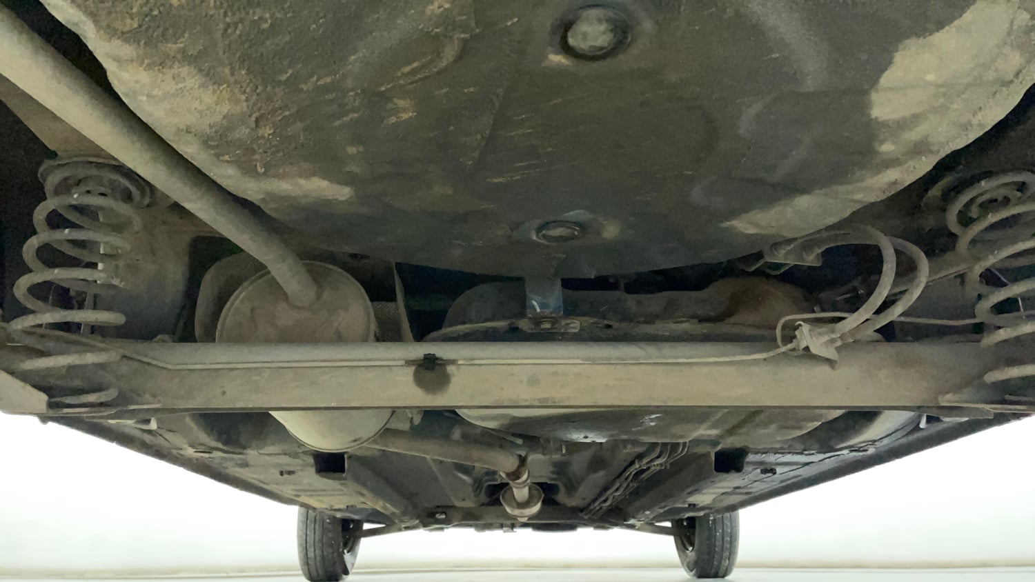 Used 2017 Renault Kwid CLIMBER 1.0 Petrol Manual extra REAR UNDERBODY VIEW (TAKEN FROM REAR)