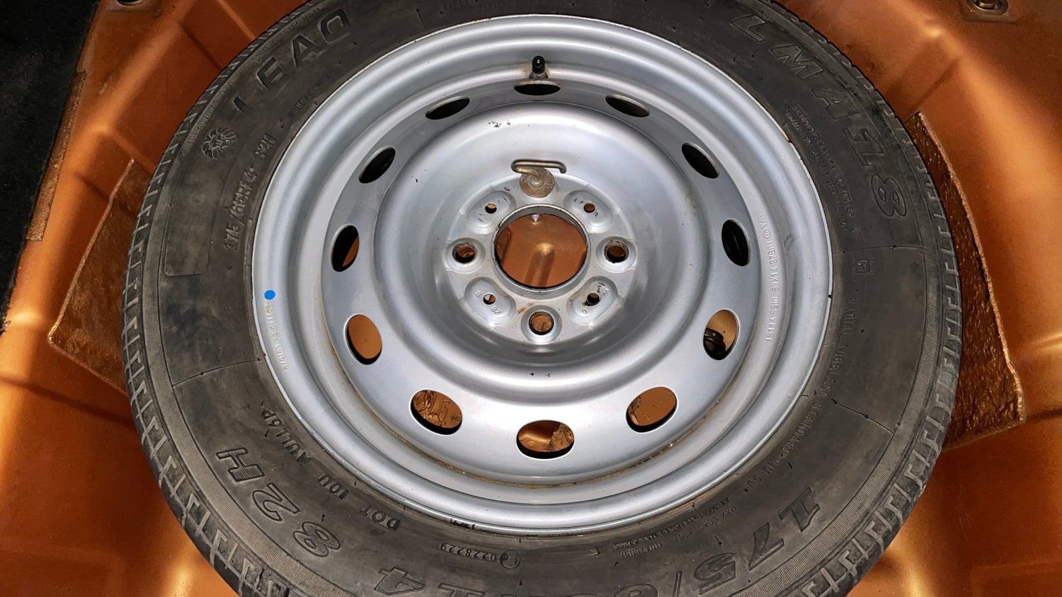 Used 2016 Tata Tiago Revotron XZ Petrol Manual tyres SPARE TYRE VIEW