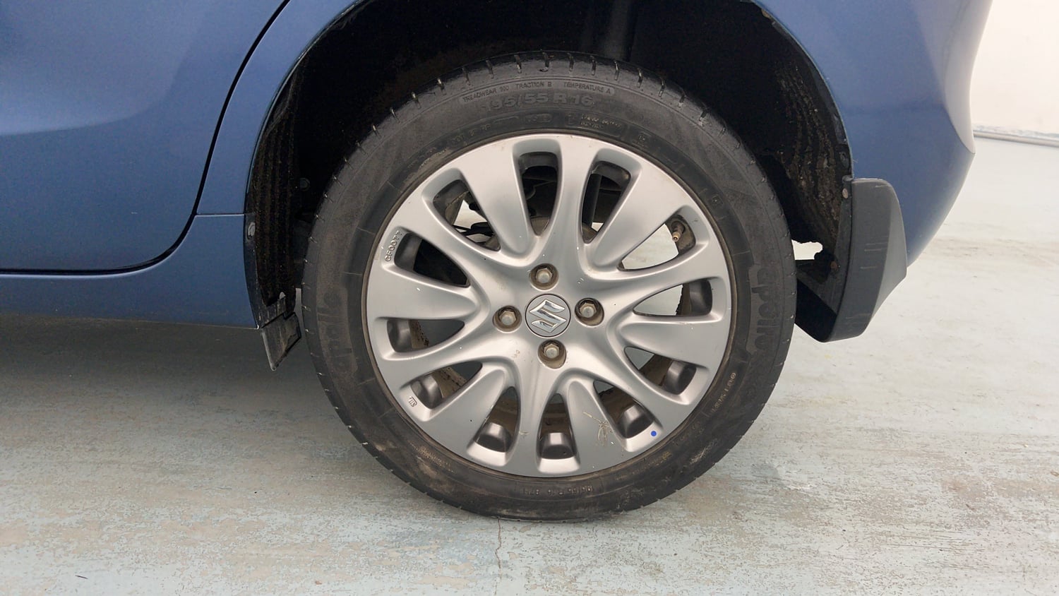Used 2018 Maruti Suzuki Baleno Alpha 1.2 Petrol Manual tyres LEFT REAR TYRE RIM VIEW