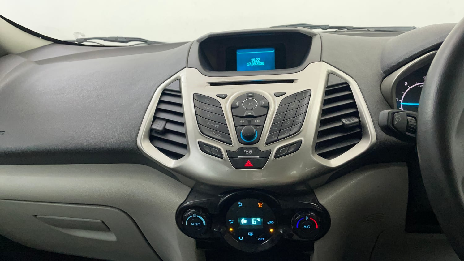 Used 2016 Ford EcoSport Titanium 1.5L TDCi Diesel Manual interior MUSIC SYSTEM & AC CONTROL VIEW