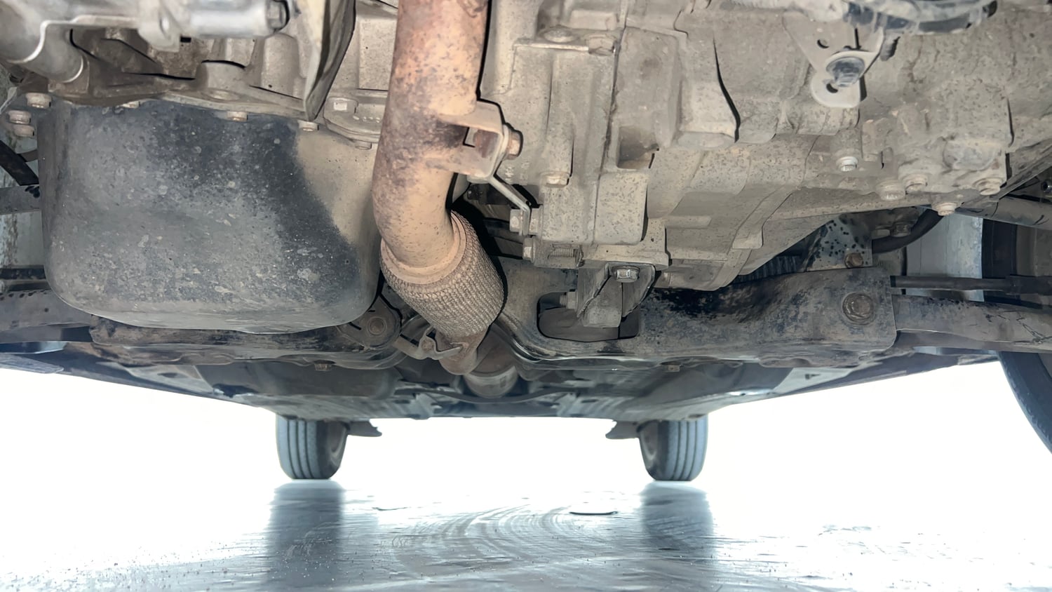 Used 2014 Volkswagen Polo Highline1.2L (P) Petrol Manual extra FRONT LEFT UNDERBODY VIEW