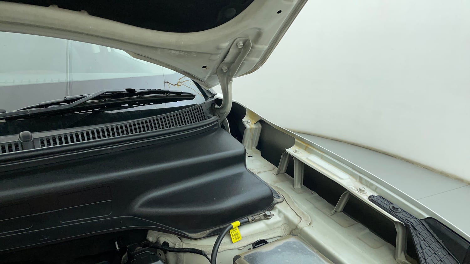 Used 2022 Hyundai Alcazar Signature 6 STR 2.0 Petrol Petrol Manual engine ENGINE LEFT SIDE HINGE & APRON VIEW