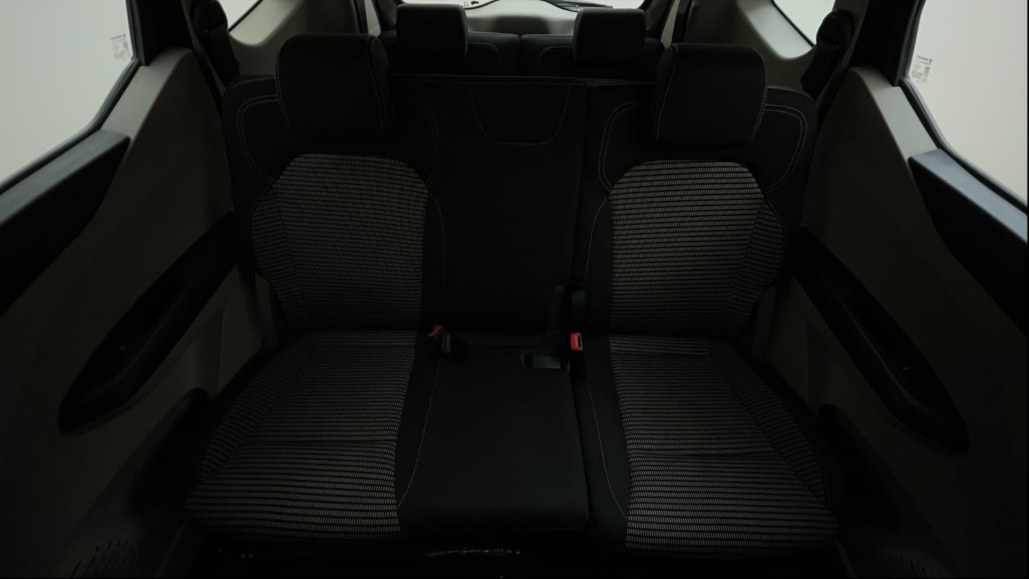 Used 2023 Renault Triber RXZ EASY-R AMT Petrol Automatic interior REAR SEAT CONDITION VIEW