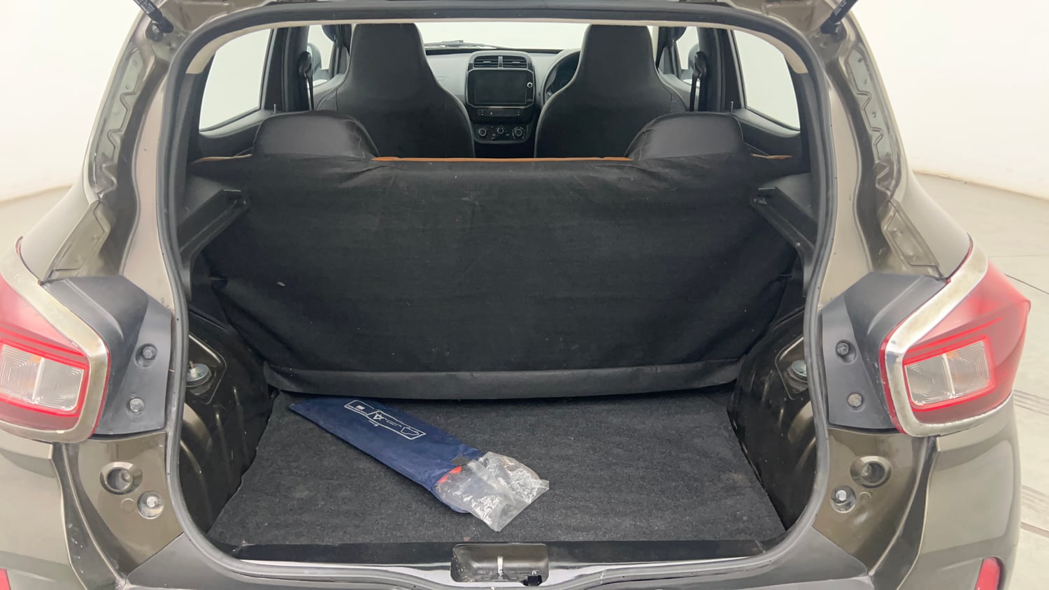 Used 2022 Renault Kwid RXT 1.0 AMT Opt Petrol Automatic interior DICKY INSIDE VIEW