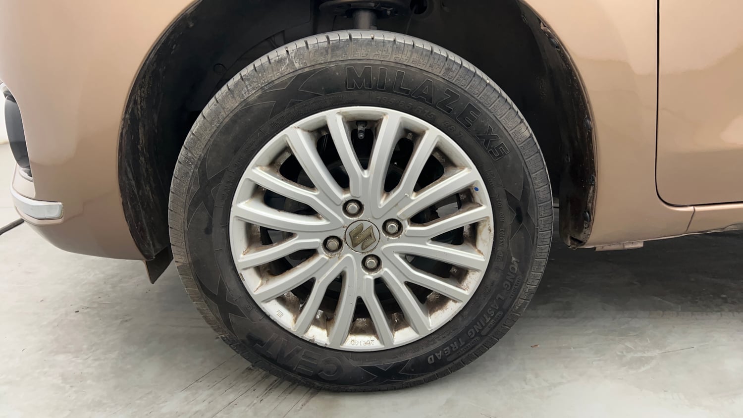 Used 2017 Maruti Suzuki Dzire ZXi Petrol Manual tyres LEFT FRONT TYRE RIM VIEW