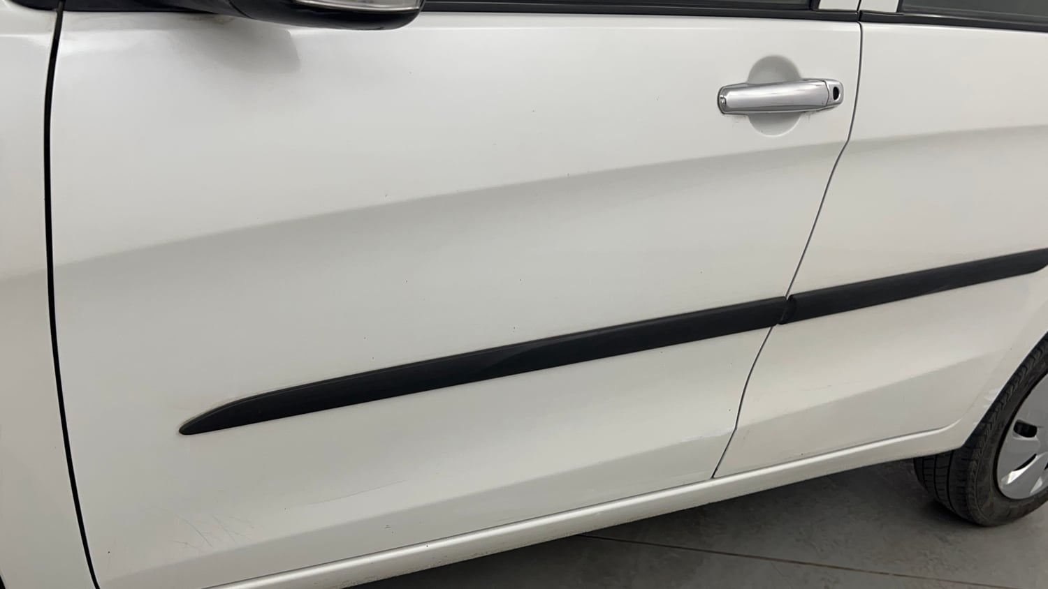 Used 2017 Maruti Suzuki Celerio VXi AMT Petrol Automatic dents MINOR DENT