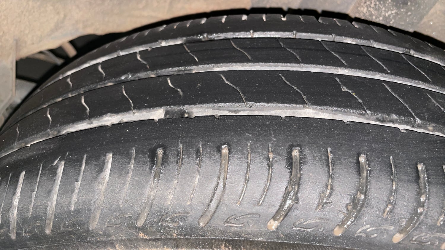 Used 2023 Renault Triber RXZ EASY-R AMT Petrol Automatic tyres LEFT REAR TYRE TREAD VIEW