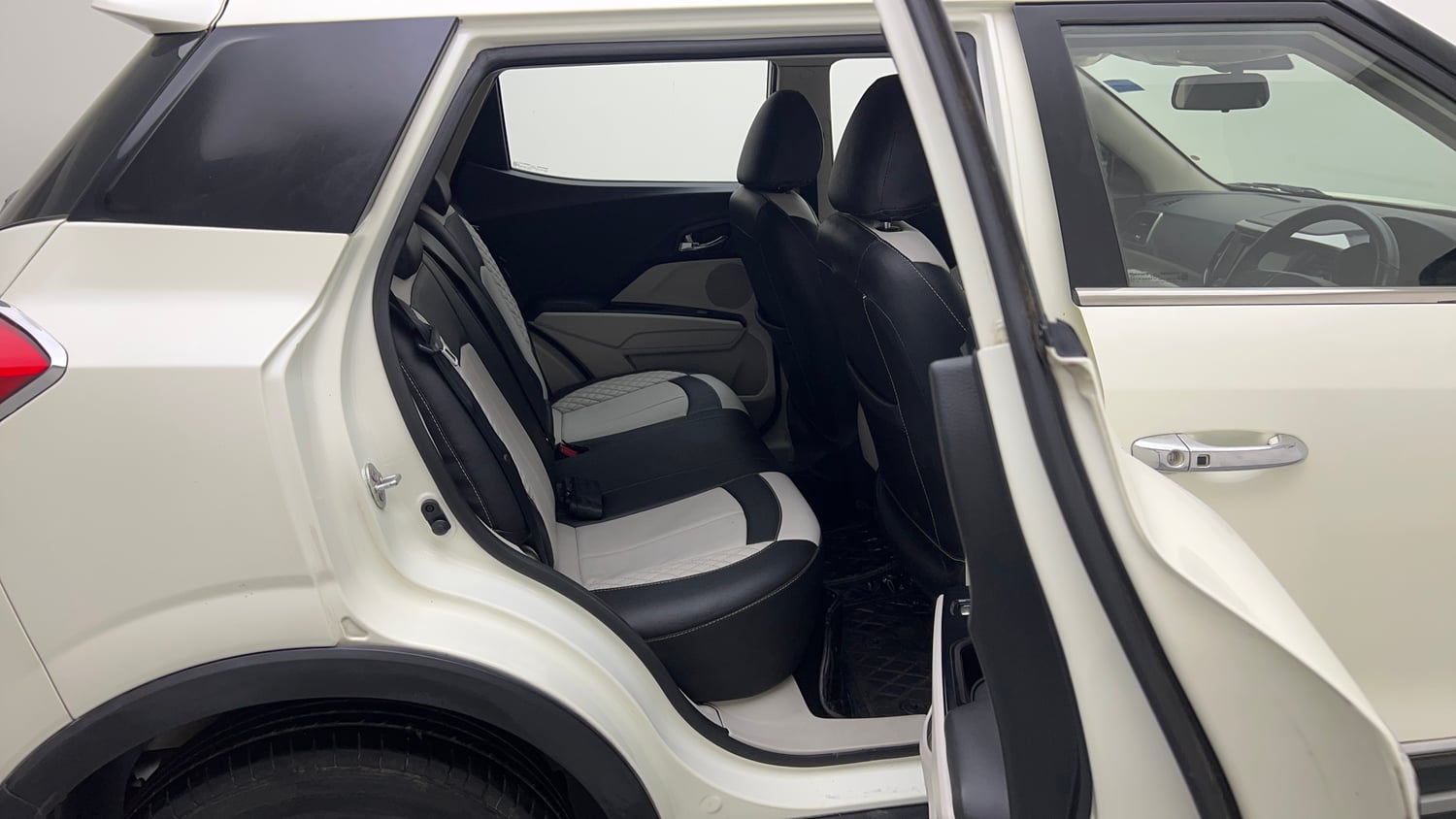 Used 2022 Mahindra XUV 300 W8 1.2 Petrol Petrol Manual interior RIGHT SIDE REAR DOOR CABIN VIEW