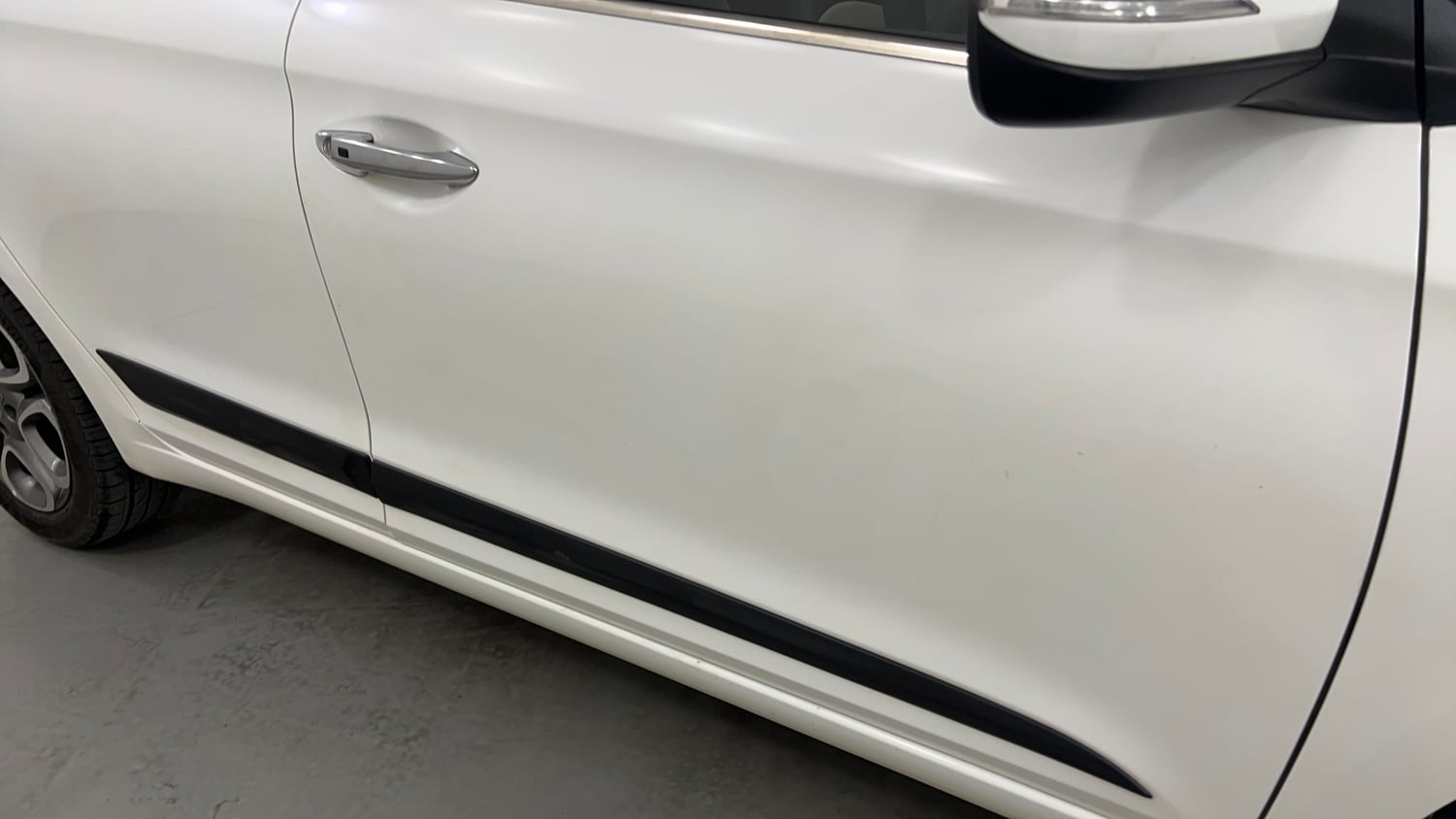 Used 2020 Hyundai Elite i20 Asta 1.2 (O) Petrol Manual dents MINOR SCRATCH