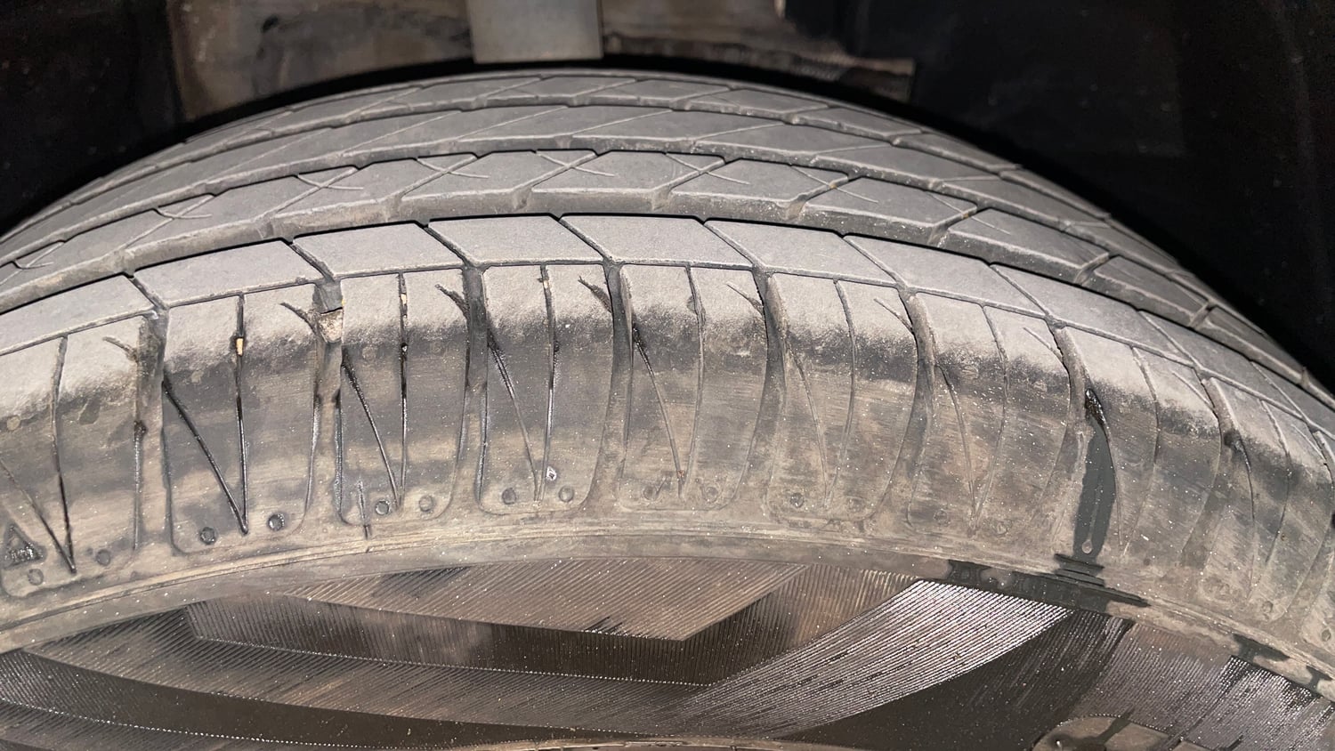 Used 2019 Tata Nexon XZ Plus Petrol Manual tyres RIGHT FRONT TYRE TREAD VIEW