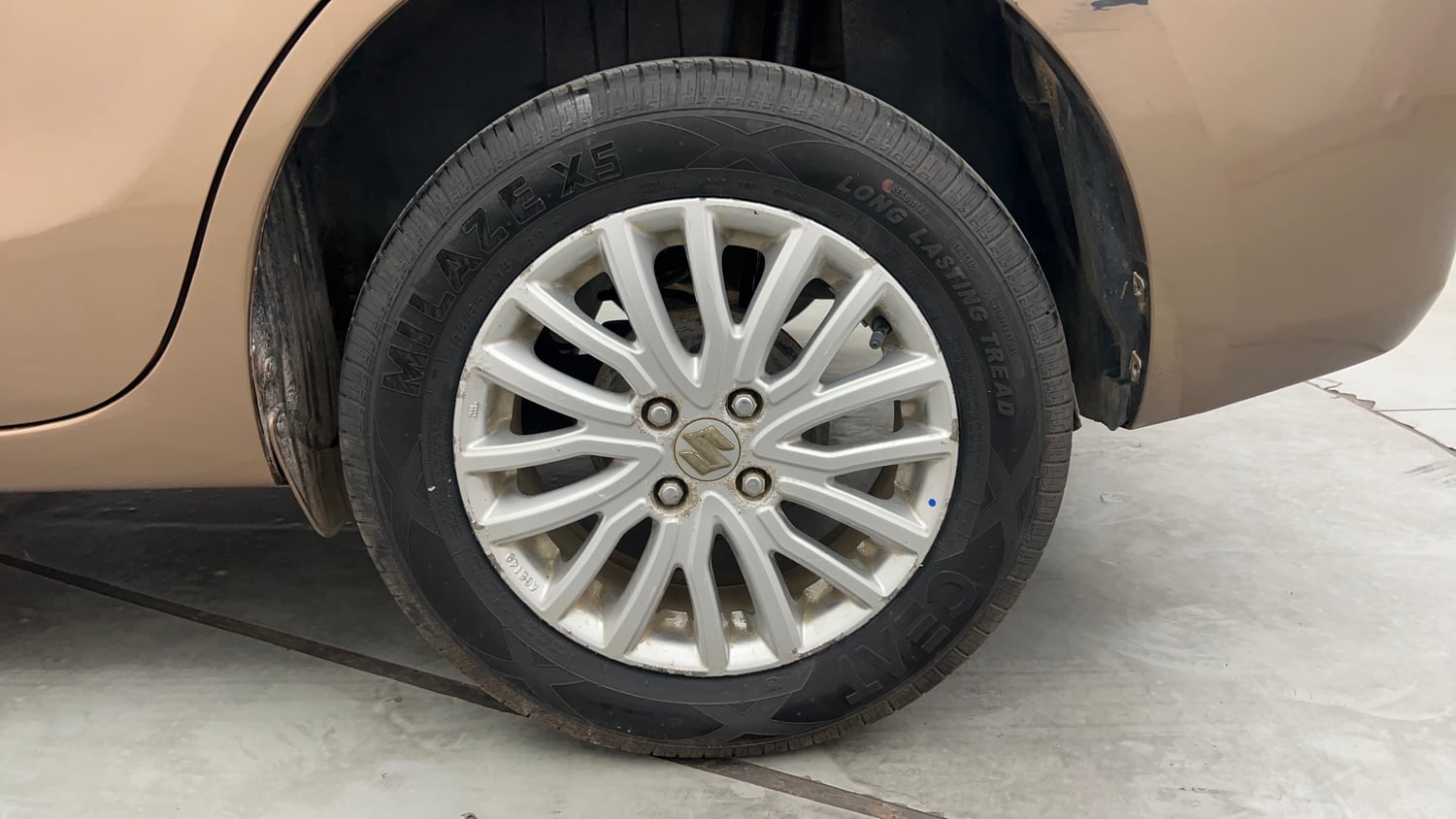 Used 2017 Maruti Suzuki Dzire ZXi Petrol Manual tyres LEFT REAR TYRE RIM VIEW