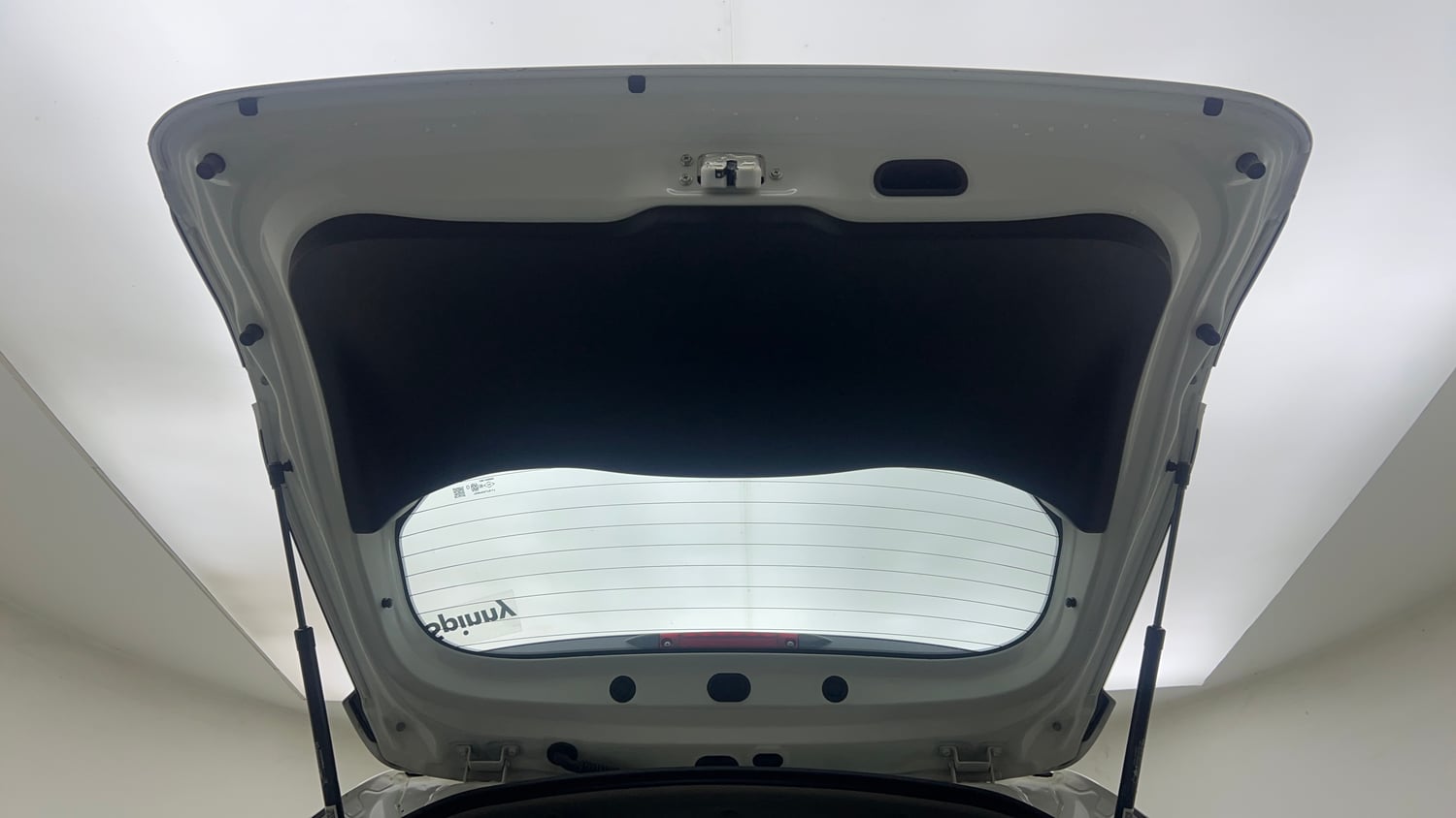 Used 2025 Maruti Suzuki Grand Vitara Delta Smart Hybrid Petrol Manual interior DICKY DOOR OPEN VIEW