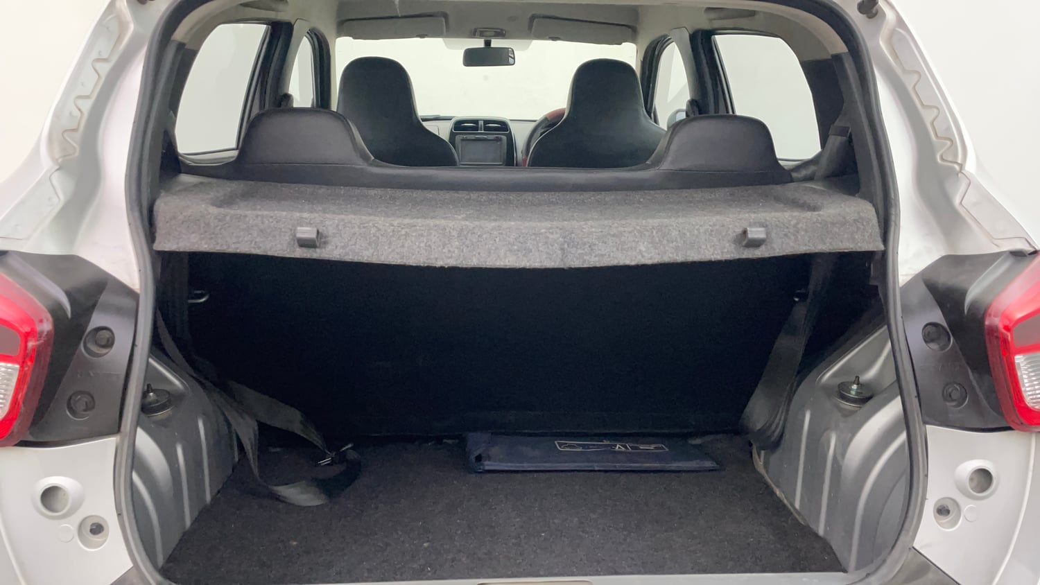Used 2016 Renault Kwid RXT Petrol Manual interior DICKY INSIDE VIEW