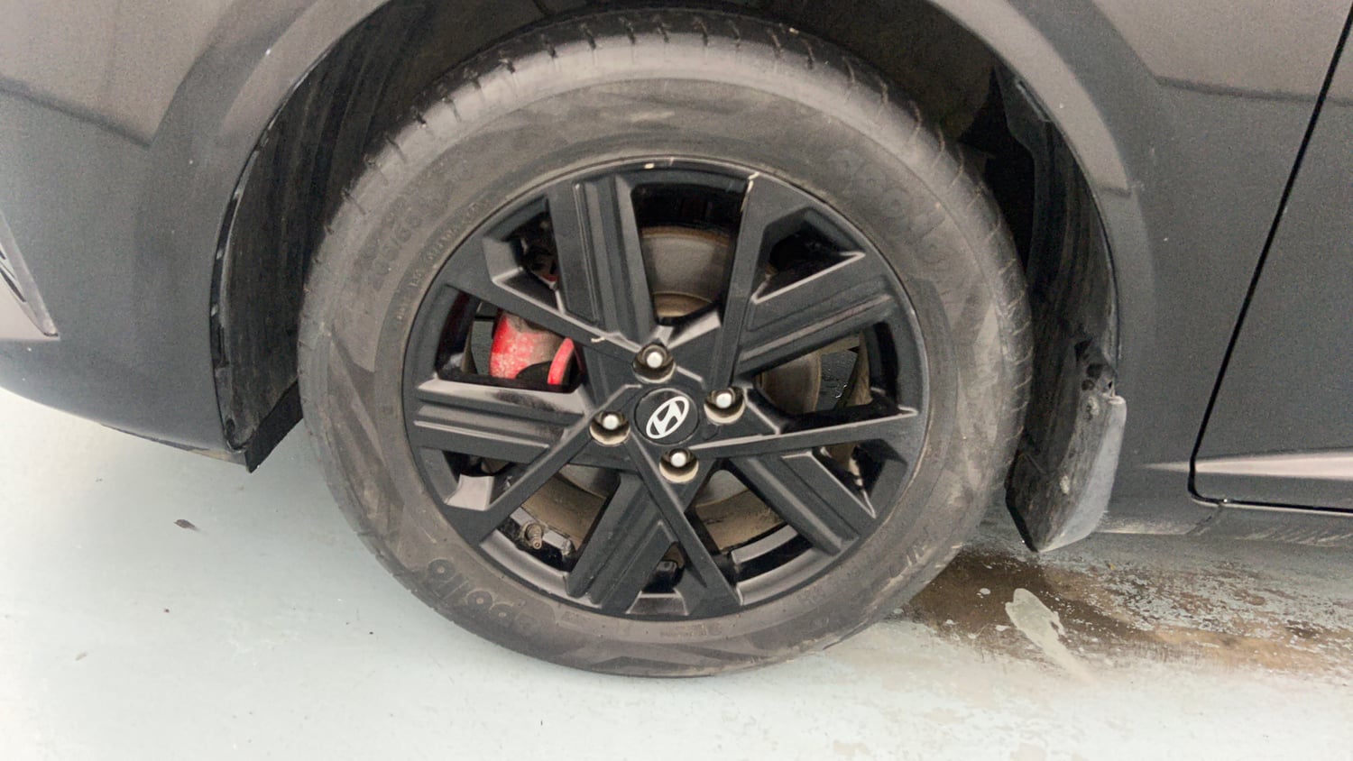 Used 2023 Hyundai Verna SX (O) 1.5 Turbo Petrol DCT Petrol Automatic tyres LEFT FRONT TYRE RIM VIEW