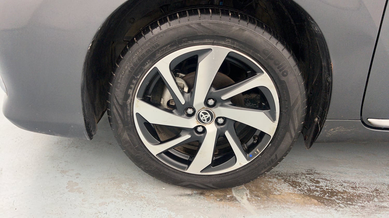 Used 2024 Toyota Glanza V AMT Petrol Automatic tyres LEFT FRONT TYRE RIM VIEW