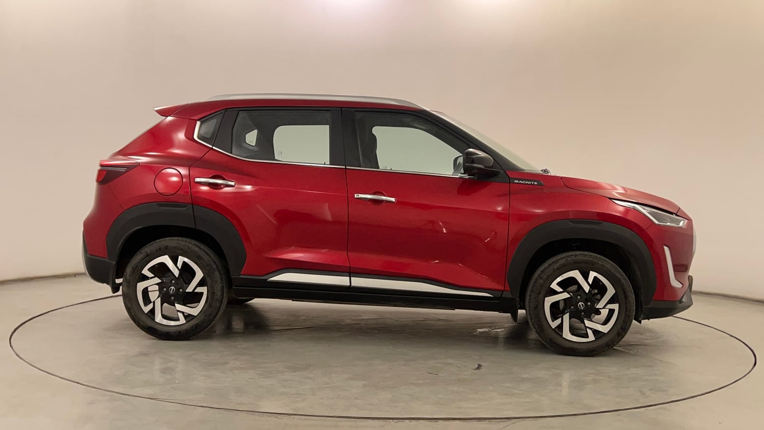 Used 2023 Nissan Magnite XV Premium Petrol Manual exterior RIGHT SIDE VIEW