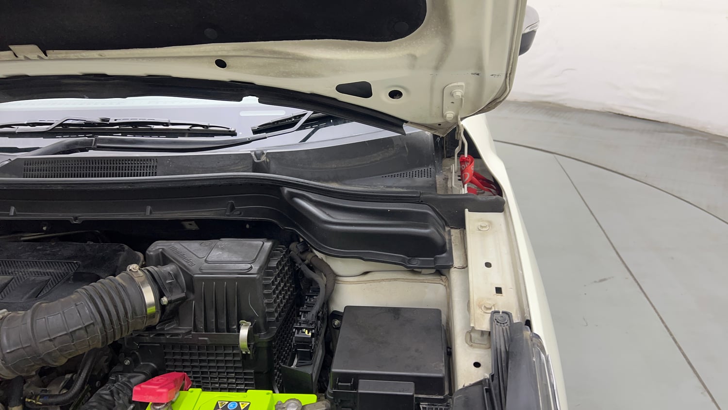 Used 2022 Mahindra XUV 300 W8 1.2 Petrol Petrol Manual engine ENGINE LEFT SIDE HINGE & APRON VIEW