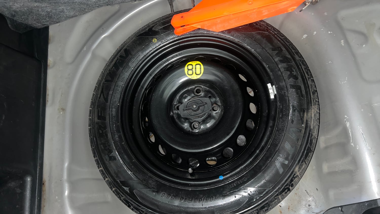 Used 2017 Maruti Suzuki Baleno Zeta 1.2 Petrol Manual tyres SPARE TYRE VIEW