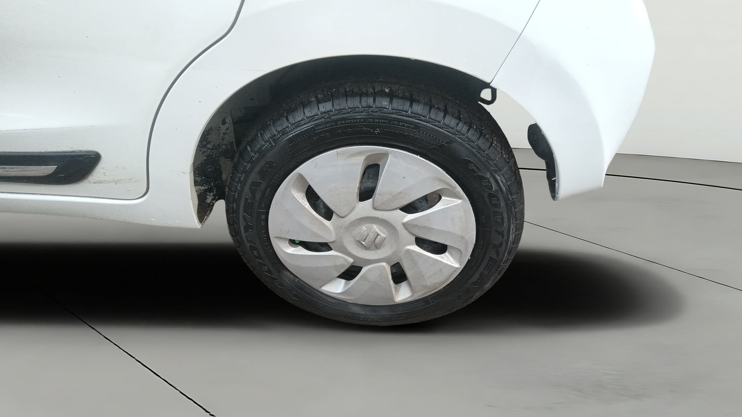 Used 2021 Maruti Suzuki Celerio ZXi AMT Petrol Automatic tyres LEFT REAR TYRE RIM VIEW
